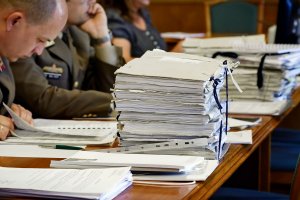   Az iratok ismertetése          Fotó: nol.hu