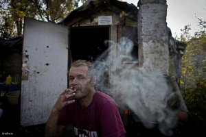 Hamvad a cigi az árokban