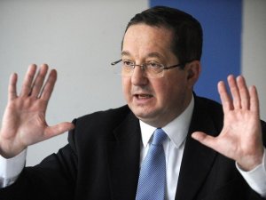 Illés Saulusból Paulus akar lenni