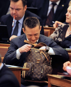 Rogán Gucci táskája