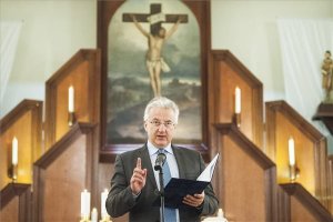 Semjén Zsolt ájtatoskodik